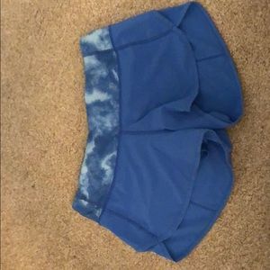 Lululemon blue and tie dye speed short NWOT